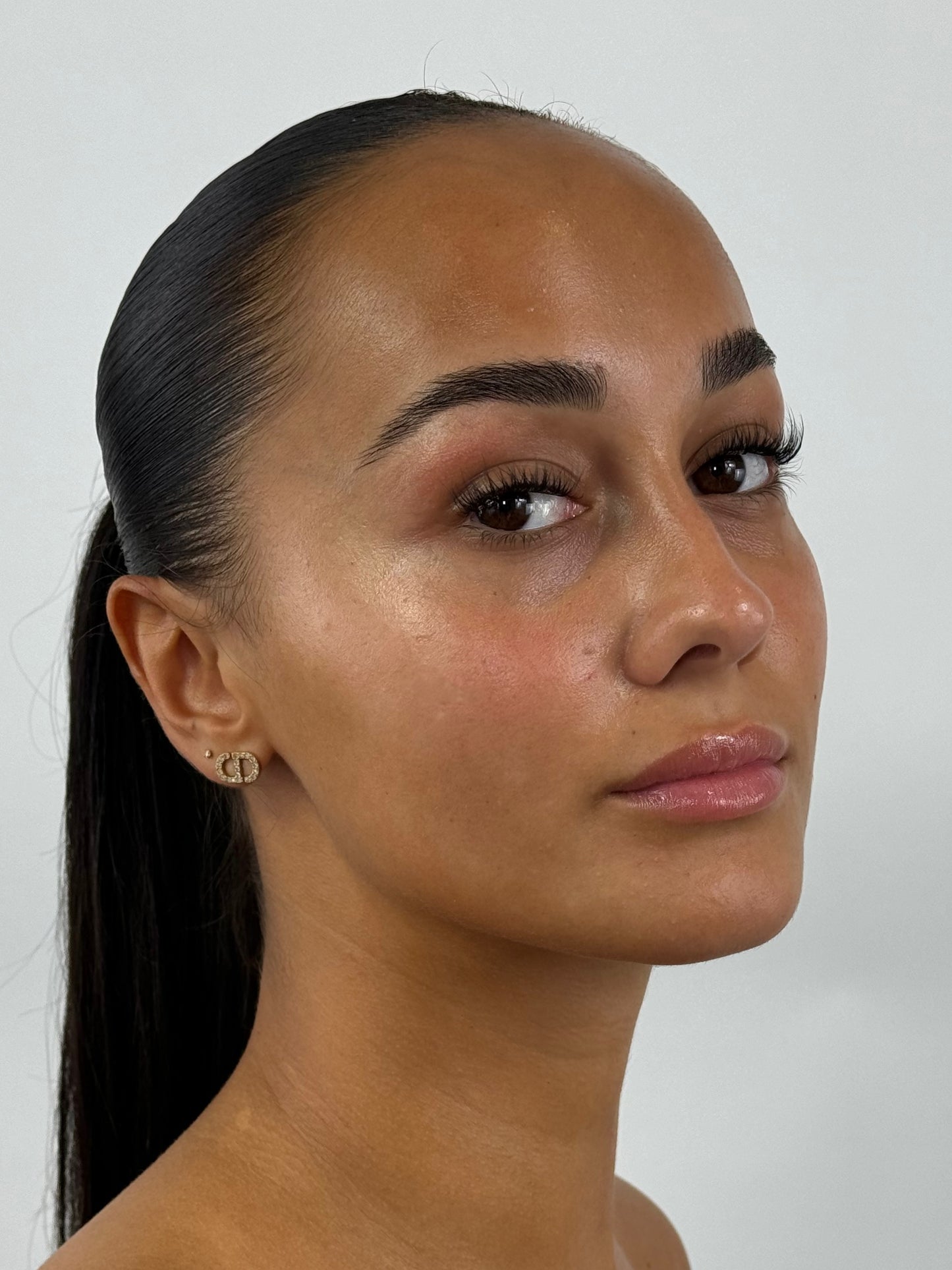 YL1 - BARELY THERE